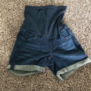 Maternity shorts